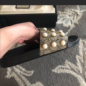 Gucci Pearl Slides